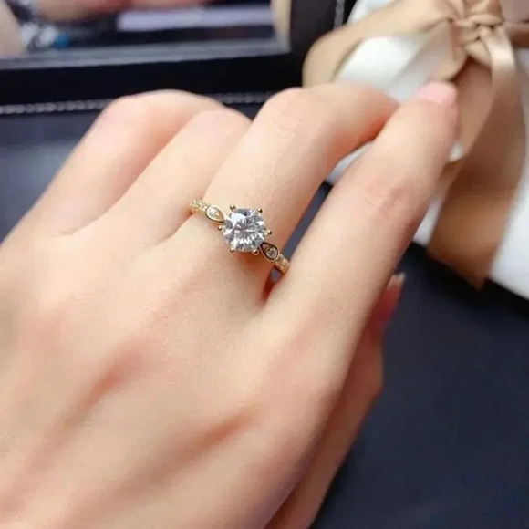 💥Romantic Beautiful Carved Zircon Gold Plated Dainty Ring for UNVN12001 - Picture 2 of 7